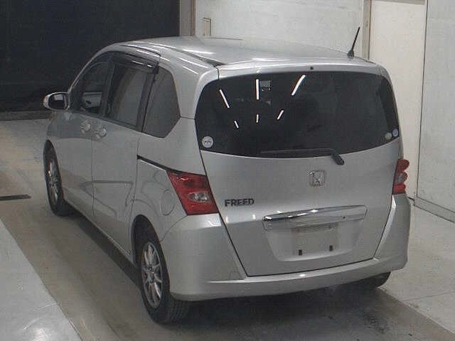 Honda Freed  с аукциона в Японии