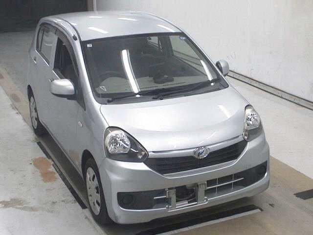 Daihatsu Mira e:S  с аукциона в Японии
