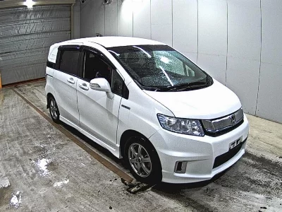 Honda FREED SPIKE HYBRID