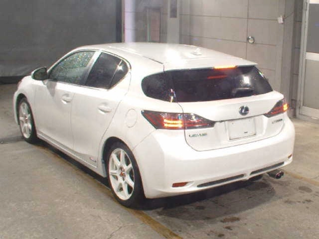 Lexus CT200h  с аукциона в Японии