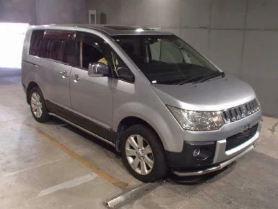 Mitsubishi Delica D:5