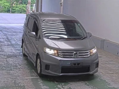 Honda Freed Spike