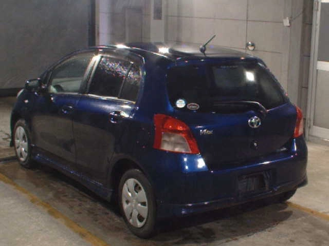 Toyota Vitz  с аукциона в Японии