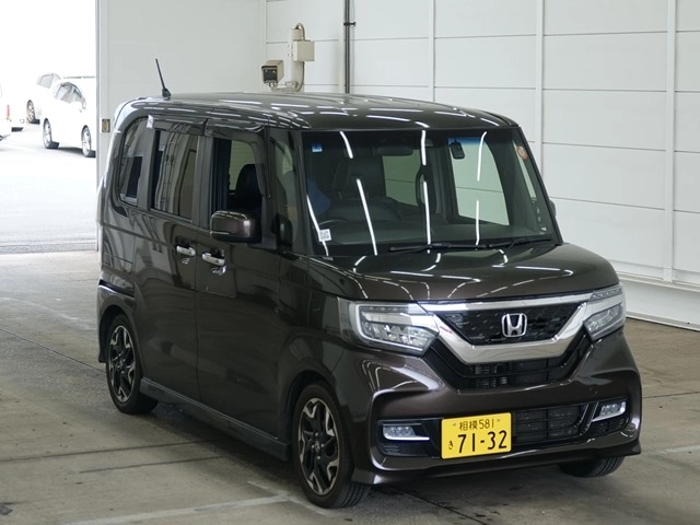 Honda N BOX CUSTOM  с аукциона в Японии
