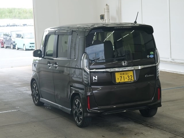 Honda N BOX CUSTOM  с аукциона в Японии