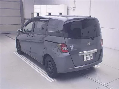 Honda Freed Spike