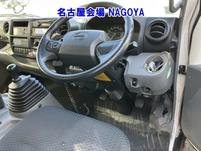 Hino Dutro  с аукциона в Японии