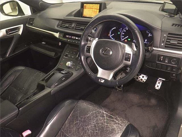 Lexus CT200h  с аукциона в Японии