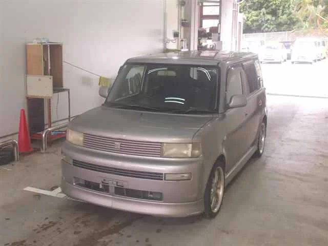 Toyota bB  с аукциона в Японии