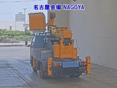 MITSUBISHI CANTER