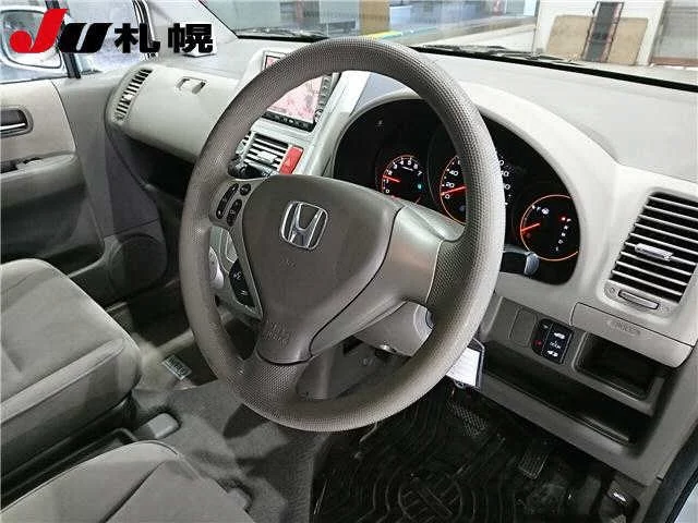 Honda Mobilio  с аукциона в Японии