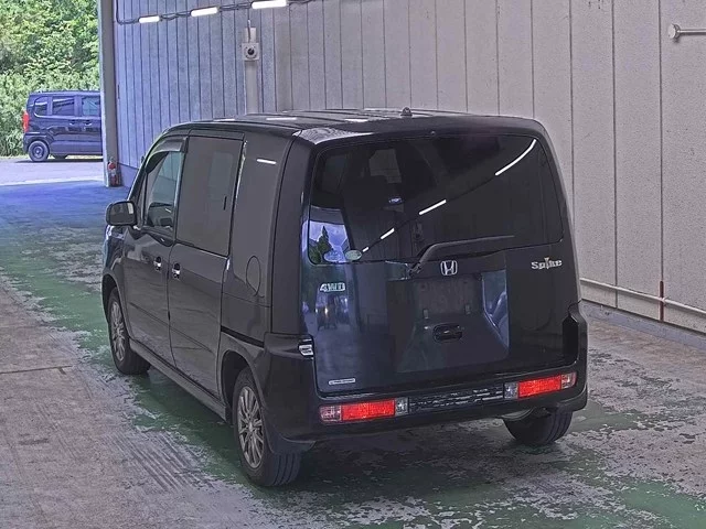 Honda Mobilio Spike  с аукциона в Японии