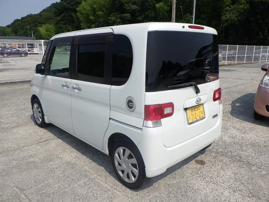 Daihatsu Tanto  с аукциона в Японии