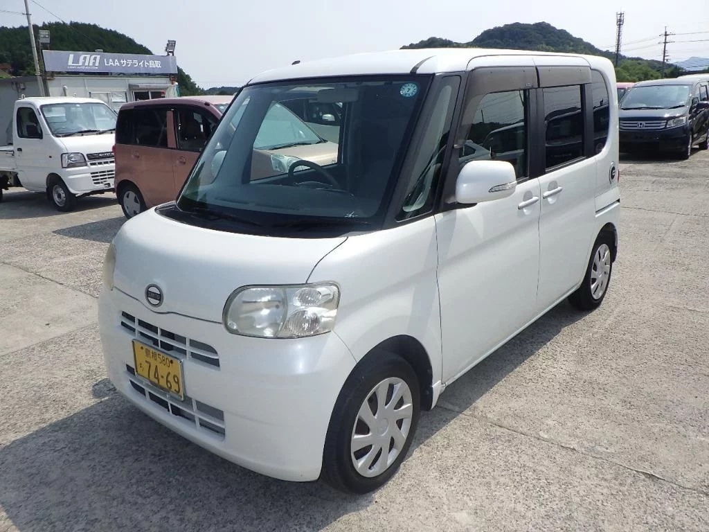 Daihatsu Tanto  с аукциона в Японии