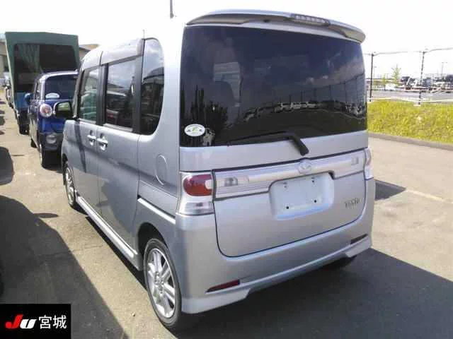 Daihatsu Tanto  с аукциона в Японии