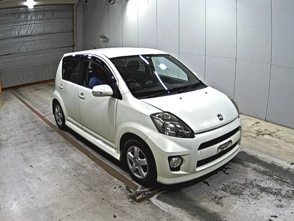 Toyota Passo  с аукциона в Японии