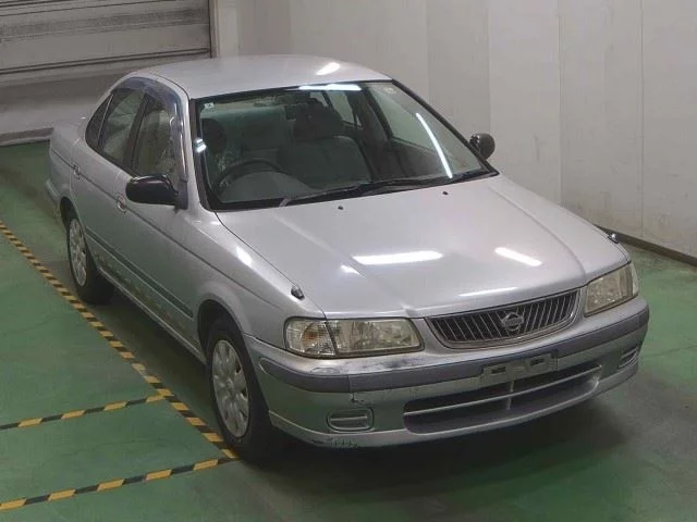 Nissan Sunny  с аукциона в Японии