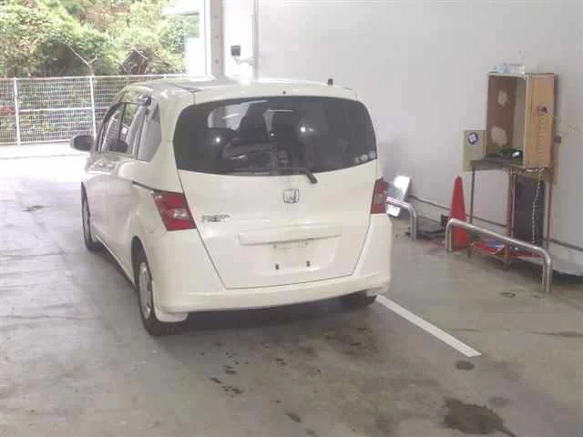 Honda Freed  с аукциона в Японии