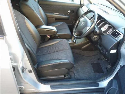 NISSAN TIIDA