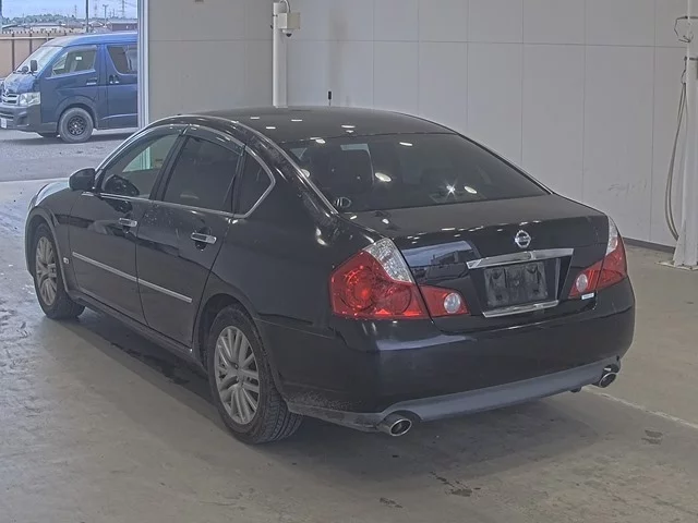 Nissan Fuga  с аукциона в Японии