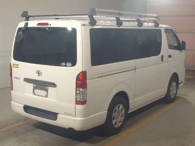 TOYOTA HIACE VAN