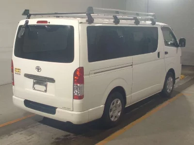 TOYOTA HIACE VAN