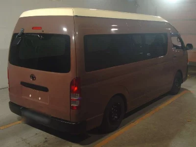 TOYOTA REGIUS VAN