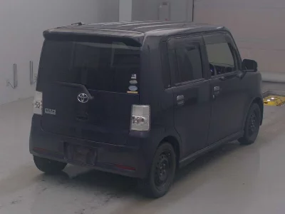 TOYOTA PIXIS SPACE