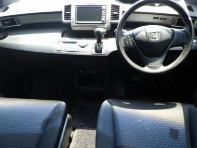 Honda Freed Spike