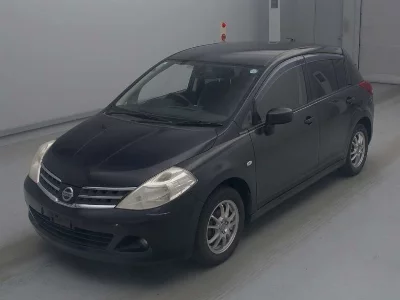 NISSAN TIIDA
