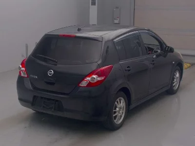 NISSAN TIIDA