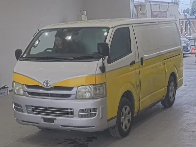 TOYOTA REGIUS VAN