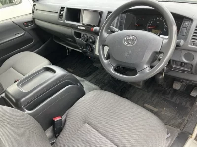 Toyota HiAce Commuter