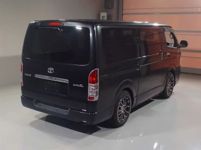 TOYOTA HIACE VAN