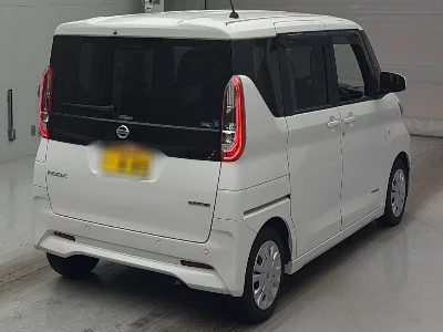 NISSAN ROOX