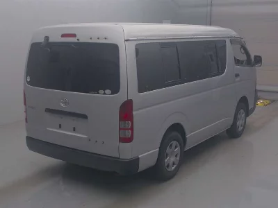 TOYOTA HIACE WAGON