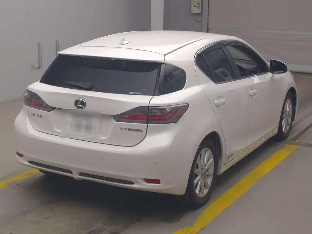 Lexus CT200h  с аукциона в Японии