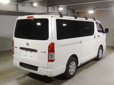 TOYOTA HIACE VAN