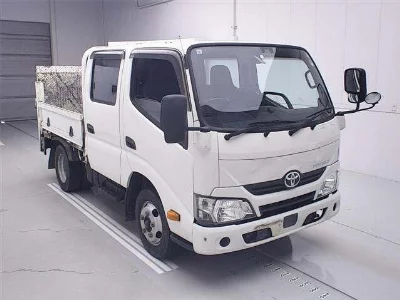 TOYOTA DYNA