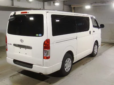 TOYOTA REGIUS VAN