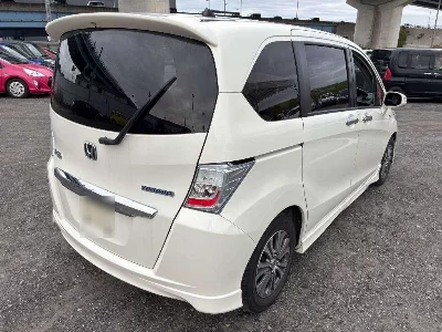 HONDA FREED HYBRID