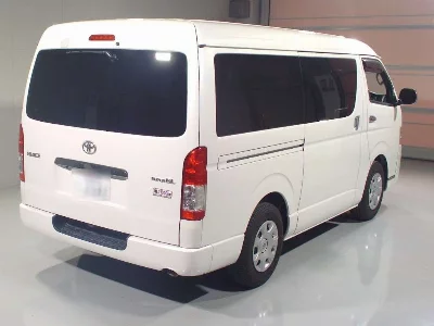 TOYOTA HIACE VAN