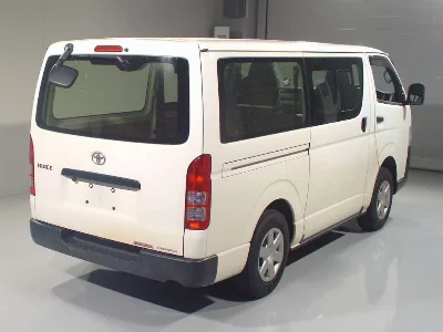 TOYOTA HIACE VAN