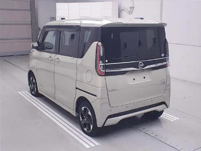 NISSAN ROOX