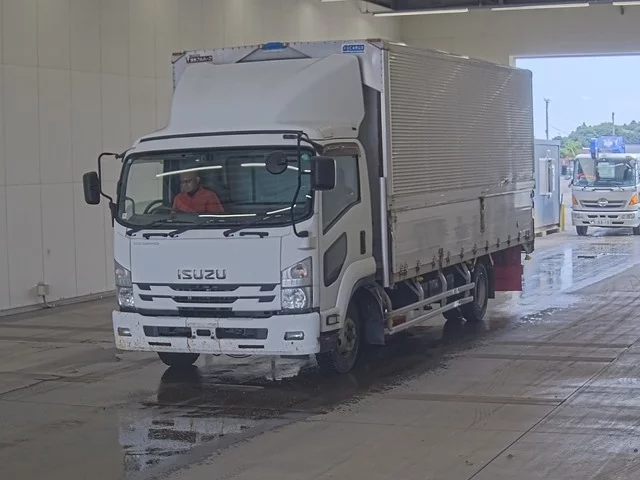 Isuzu Forward  с аукциона в Японии