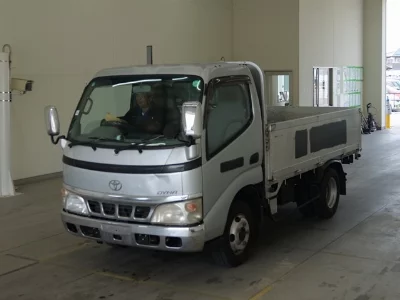 TOYOTA DYNA