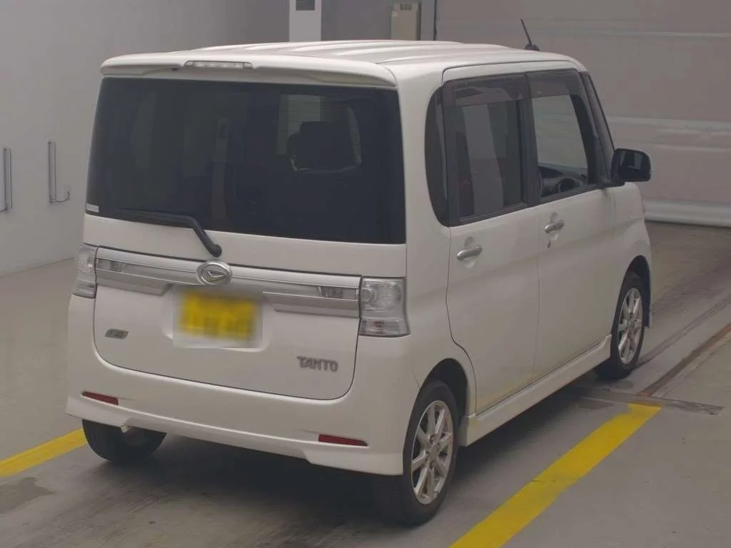 Daihatsu Tanto  с аукциона в Японии