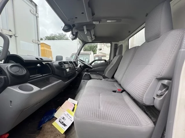 Hino Dutro  с аукциона в Японии