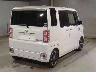 DAIHATSU WAKE