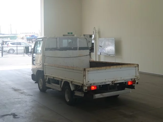 Nissan Atlas  с аукциона в Японии